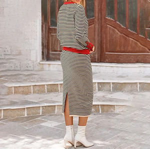 Conjunto Deportivo Personalizado para Mujer de Primavera, Sudadera con Capucha Estampada, Corte Regular, Tejido Ligero y Ecológico para Deportes al Aire Libre - Product Image 2