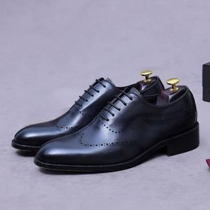 Bottes en cuir, Chaussures en cuir pour hommes, Chaussures de bureau en cuir style Brogue anglais, Chaussures habillées en cuir haut de gamme pour hommes - Product Image 1