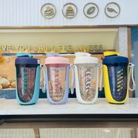 Grosir Garrafa De Shaker Mini Lucu Cangkir Pengocok Dipersonalisasi Protein Olahraga Cangkir Plastik Botol Pengocok Kustom Gym dengan Kait