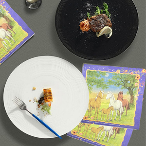 Serviettes en <span class=keywords><strong>papier</strong></span> écologiques 6,5x6,5 pouces motif floral <span class=keywords><strong>cheval</strong></span> violet pour décorations de fête d'anniversaire ou de remise de diplôme sur le thème du Derby - Product Image 5