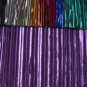 <span class=keywords><strong>2025</strong></span> bán buôn 100% <span class=keywords><strong>polyester</strong></span> phụ nữ ăn mặc nhăn vải lá sáng bóng Bronze Crinkle xếp li vải cho phụ nữ của quần áo - Product Image 3