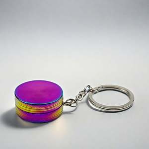 Molino de Hierbas Secas Personalizado para Accesorios de Fumar, Molinillo de Hierbas y Especias de Aleación de Zinc de 30 mm con Llavero - Product Image 4