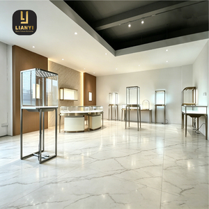 Vitrine à bijoux sur piétement en acier inoxydable doré de luxe avec éclairage LED et vitrine en verre pour bijoux, montres, boutiques de détail, musées, expositions - Product Image 6