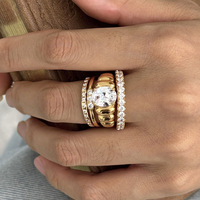 Set Cincin Tumpuk 4Pcs Baja Tahan Karat 316L Wanita Berlapis Emas Oval Zirkon Bertekstur Cincin Tumpuk Tahan Air Set Perhiasan
