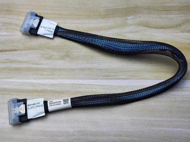 SFF8654 PCIe4.0 X8 Slim SAS Server Data Cable