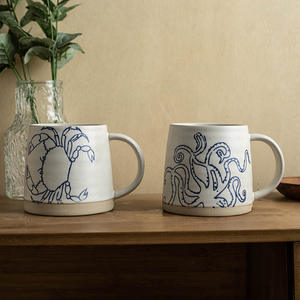 Tasse en céramique nordique avec motif pieuvre, tasse à café ou à thé individuelle, design artistique fait main, été 2024 - Product Image 3