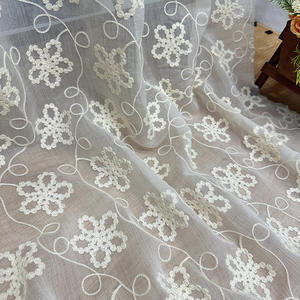 أقمشة دانتيل شيفون شتوية بتصميم جديد للبيع بالجملة، دانتيل أورجانزا مطرز بخيوط بسعر المصنع - Product Image 2