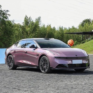 Sedán de Lujo de 5 Plazas de Alta Velocidad, Vehículo de Nueva Energía con 1400 KM de Autonomía, Auto Híbrido Eléctrico Lynk&Co 10 EMP - Product Image 1