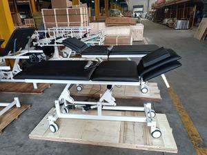 Moderno Lettino Portatile Pieghevole da Estetica per Viso, Agopuntura, Massaggio e Fisioterapia a Uso Ospedaliero Prodotto in Cina - Product Image 4