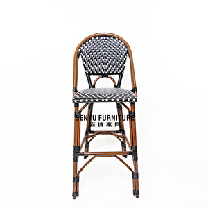 2023ใหม่ราคาถูกที่ทันสมัยอุจจาระบาร์กลางแจ้งทอหวายสังเคราะห์เก้าอี้บาร์ - Product Image 1