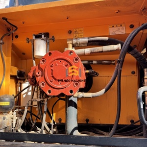 Excavatrice Doosan DX225LC-9C d'occasion, état quasi neuf (95%), capacité de la benne de 0,8 m³, poids opérationnel de 22,5 tonnes, moteur de 126 kW, boîte de vitesses et pompe. - Product Image 5