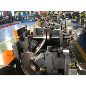 Buena calidad C Z Purlin máquina formadora de rollos precio automático 8 pulgadas <span class=keywords><strong>Cee</strong></span> y Zee bajo precio casa marco que hace la máquina - Product Image 3