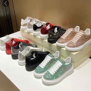 รองเท้าผ้าใบหนังดีไซน์หรูรุ่นล่าสุดปี 2026 สำหรับผู้ชายและผู้หญิง รองรับการสกรีนโลโก้ นุ่มสบาย เหมาะสำหรับใส่เดินเล่น วิ่งออกกำลังกาย และเล่นกีฬา - Product Image 5