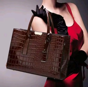 Bolso de hombro de cuero de calidad de exportación para mujer, elegante, informal, para uso diario, disponible al mejor precio del mercado. - Product Image 3