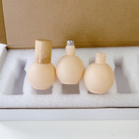 Vente en gros 10ml morandi matte rouleau sur bouteille en verre de parfum d'huile essentielle avec couvercle en bois de bambou