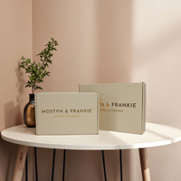 Boîtes d'expédition personnalisées en carton ondulé beige avec dorure à chaud pour petites entreprises