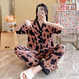 <span class=keywords><strong>Pantaloni</strong></span> da notte estivi da <span class=keywords><strong>donna</strong></span> Hua Er in seta a manica corta 2 pezzi da salotto per la <span class=keywords><strong>casa</strong></span> pigiama con collo Kimono di lusso in raso - Product Image 5