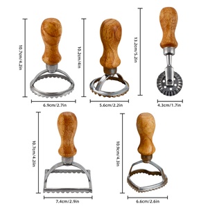 Ensemble de découpeurs à raviolis multi-formes en métal jetables avec manche en bois, compatibles lave-vaisselle et four, pour pâtes, raviolis et cuisine maison - Product Image 6