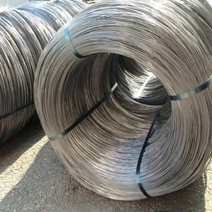 Vente directe d'usine en Chine, fil d'acier au <span class=keywords><strong>carbone</strong></span> en gros à bas prix, spécial pour la fabrication de cintres et le ligaturage - Product Image 5