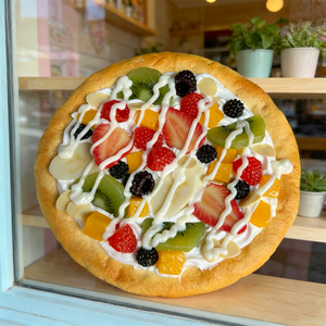 Modelo de Comida de Simulación Hecho a Mano de 7.4 Pulgadas: Pizza Circular de Plástico, Pan, Fresa, Fruta, Plátano, Queso Mixto, Panqueque - Product Image 3