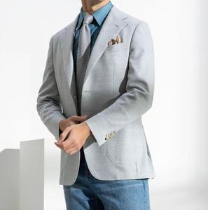 Traje de Negocios de Primavera/Verano 2026, Chaqueta Gris Claro con Solapa de <span class=keywords><strong>Ojal</strong></span> Hecha <span class=keywords><strong>a</strong></span> <span class=keywords><strong>Mano</strong></span>, Bolsillos con Parches, Talla Grande, 100% Lana - Product Image 2