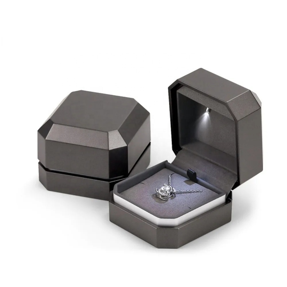 Proposing Without A Ring Box Luxury Engagement Ring Boxes Elegant