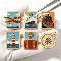 Ensemble de broches vintage en émail sur le thème du voyage : avion, bateau de croisière, train, phare, valise, boussole – Broches métalliques pour revers, sacs à dos et vêtements