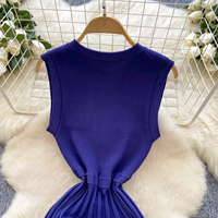 Vêtements femmes LW1369 Robe en tricot sans manches élégante avec panneau contrasté Design-Robe longue minimaliste et moderne pour femme