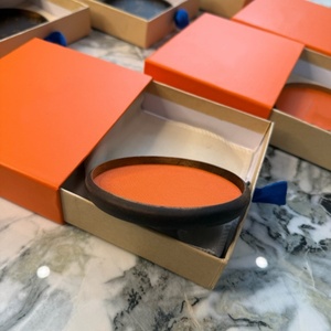 Plateau de service rond en bois écologique de haute qualité pour cadeau de mariage - Product Image 1