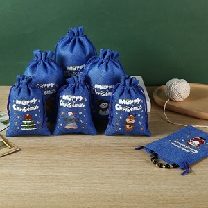Bolsa de regalo navideña transfronteriza <span class=keywords><strong>Guss</strong></span> SD06 para dulces y galletas, con diseño de alce navideño de dibujos animados, bolsa de yute colorida con cordón. - Product Image 3
