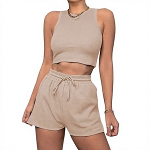 Ensemble 2 pièces côtelé respirant pour femme, col rond, crop top et short taille mi-haute, vente en gros, commande OEM, faible MOQ - Product Image 1