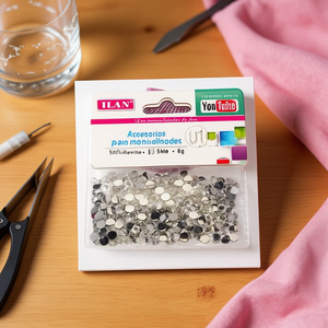 Strass Ilan 5 mm bianchi 8G per artigianato e progetti fai da te - Product Image 3