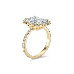 Anillo de Compromiso con Halo de Diamantes Cultivados en Laboratorio, Corte Esmeralda de 4 Quilates, Banda Pavé de Oro Amarillo de 14K, Joyería Personalizada al por Mayor - Product Image 4