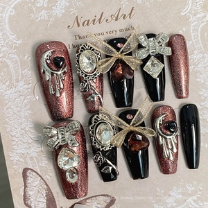 Shen Ji เล็บมือปลอมสีแดง, มีฮู้ดสำหรับขับขี่สไตล์ฝรั่งเศสดวงตาของแมวทำเล็บมือแบบบาโรกแบบมีตา - Product Image 4