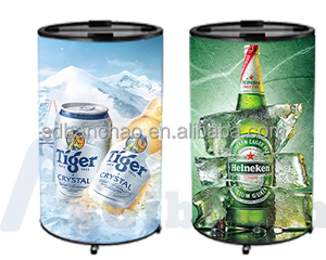 Réfrigérateur commercial 65L noir à baril rond avec autocollant personnalisé, sur roulettes, style monotempérature - Product Image 3