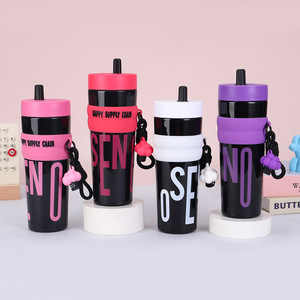 Bouteille d'eau en plastique PC transfrontalière grande capacité résistante aux hautes températures avec <span class=keywords><strong>infuseur</strong></span> à thé et paille – Tasse à café portable et élégante - Product Image 1