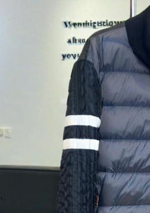 Chaqueta Acolchada Unisex con Capucha, Rellena de Algodón, Resistente al Viento y Transpirable, Otoño-Invierno 2025, Nueva, de Alta Calidad, Moderna e Informal, Venta al Por Mayor - Product Image 2