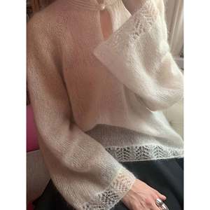 Pull blanc à manches longues et col boutonné pour femme, tricot - Product Image 1
