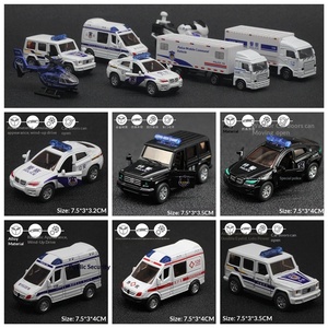 Modèle de voiture de police et d'<span class=keywords><strong>ambulance</strong></span> en métal à l'échelle 1/<span class=keywords><strong>64</strong></span> avec fonction d'ouverture des portes, emballage en sac OPP, figurine et porte-clés - Product Image 4