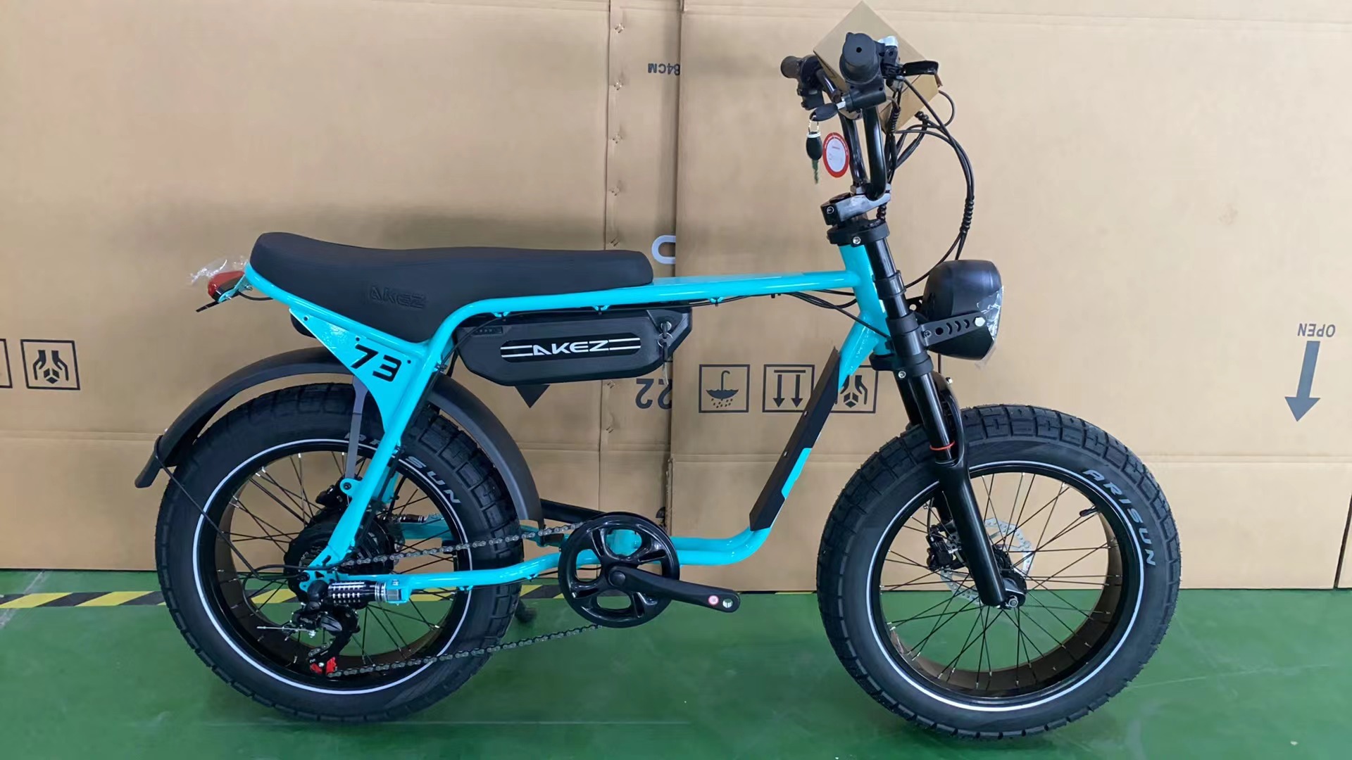 momomi SUPER73-Z Miami | Compact Neighborhood Explorer