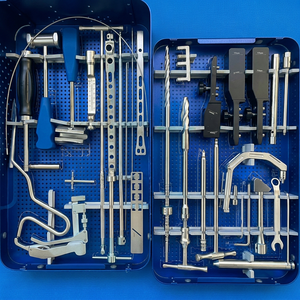 Kit Quirúrgico Ortopédico Manual para Clavo Femoral Proximal (PFNA) con Instrumentos, Cuchillas, Tornillos, Gancho de Extracción Cutánea y Placa Ósea - Product Image 1