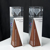 Trophée de Cérémonie Sportive en Cristal avec Base en Bois et Métal, Gravure Personnalisée, Idéal pour les Cadeaux