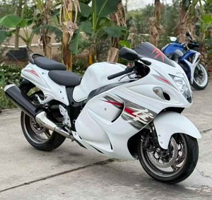 Suzuki Hayabusa Gsx1300r 1340cc, Motor de Cuatro Cilindros en Línea, Refrigeración Líquida, Inyección Electrónica de Combustible, Motocicleta Deportiva de Carreras Legendaria - Product Image 4