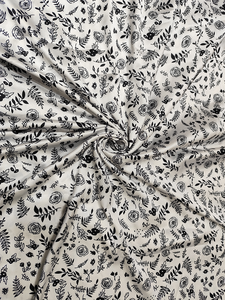 Tissu satiné lisse 100% polyester imprimé multicolore pour la couture, les travaux manuels, les robes de mariée, les projets pour filles - Léger - Product Image 4