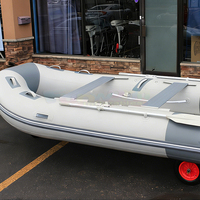 Bateau de pêche gonflable en PVC Zodiac, prix des bateaux en caoutchouc, Schlauchboot, bateau gonflable à moteur avec roue de lancement sur tableau arrière