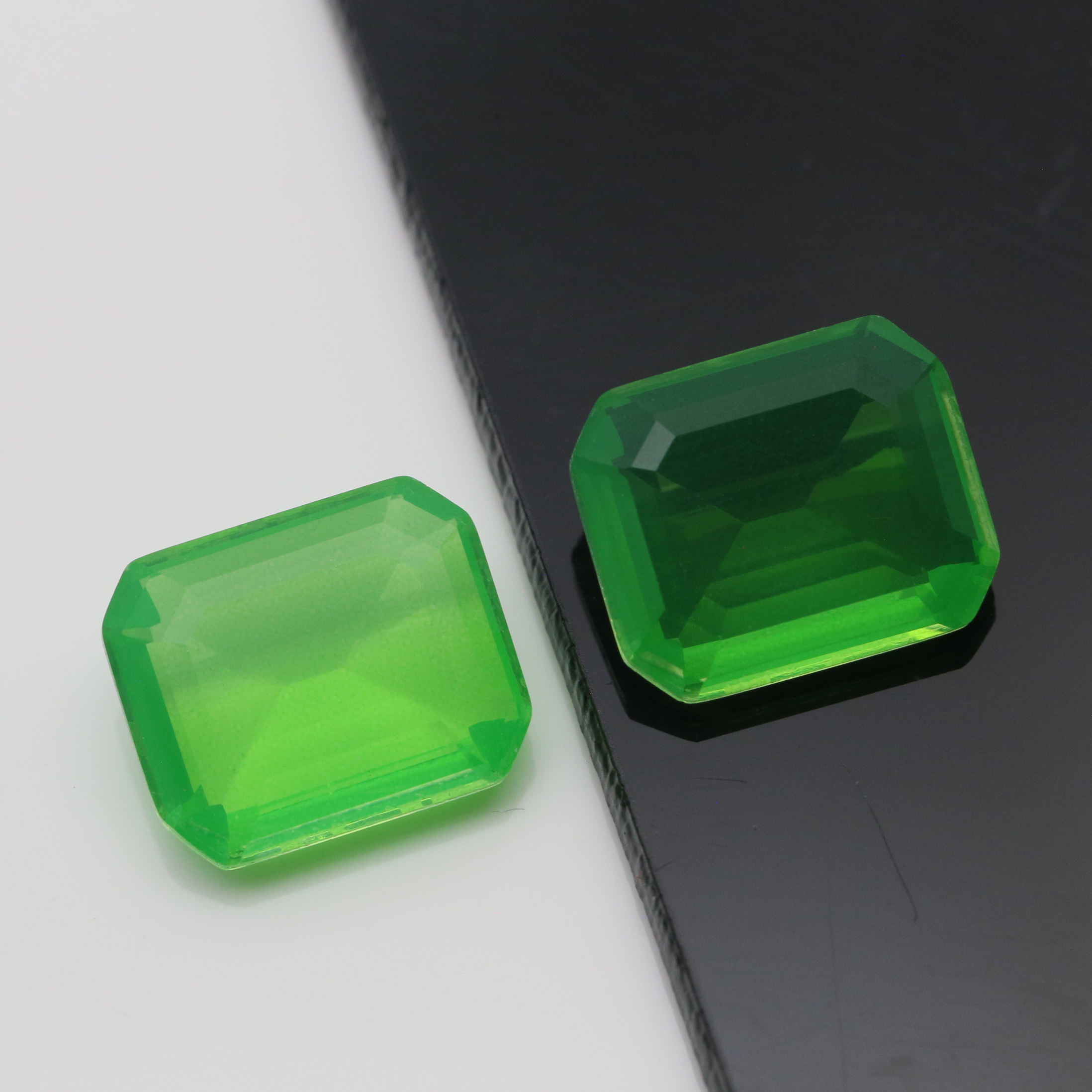 สีเขียว