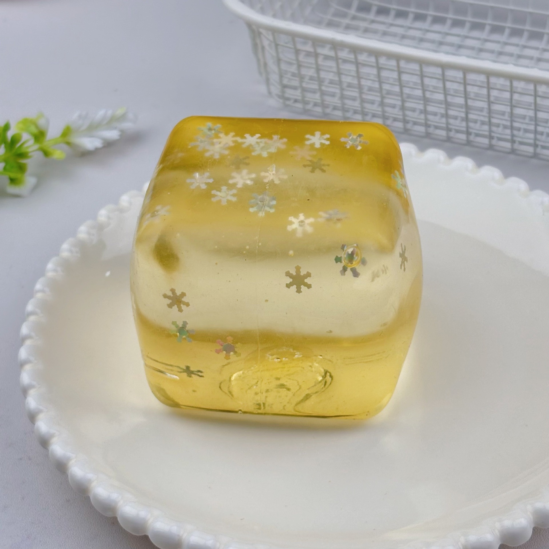 Glace en forme de flocon de neige jaune de 5,5 cm de très haute qualité