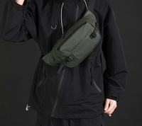 Sac banane multifonctionnel imperméable pour homme avec logo personnalisé, idéal pour le cyclisme, les voyages et les activités sportives en extérieur