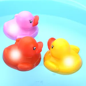 Custom Packaging Soft Led Light Up Rubber Duck Family Bath Set Float Flash Glitter Rubber Duck