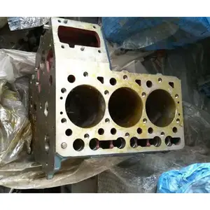 Construction Machinery D722 D902 D782 cylinder block D782 engine spare parts cylinder head crankshaft for Kubota on sale